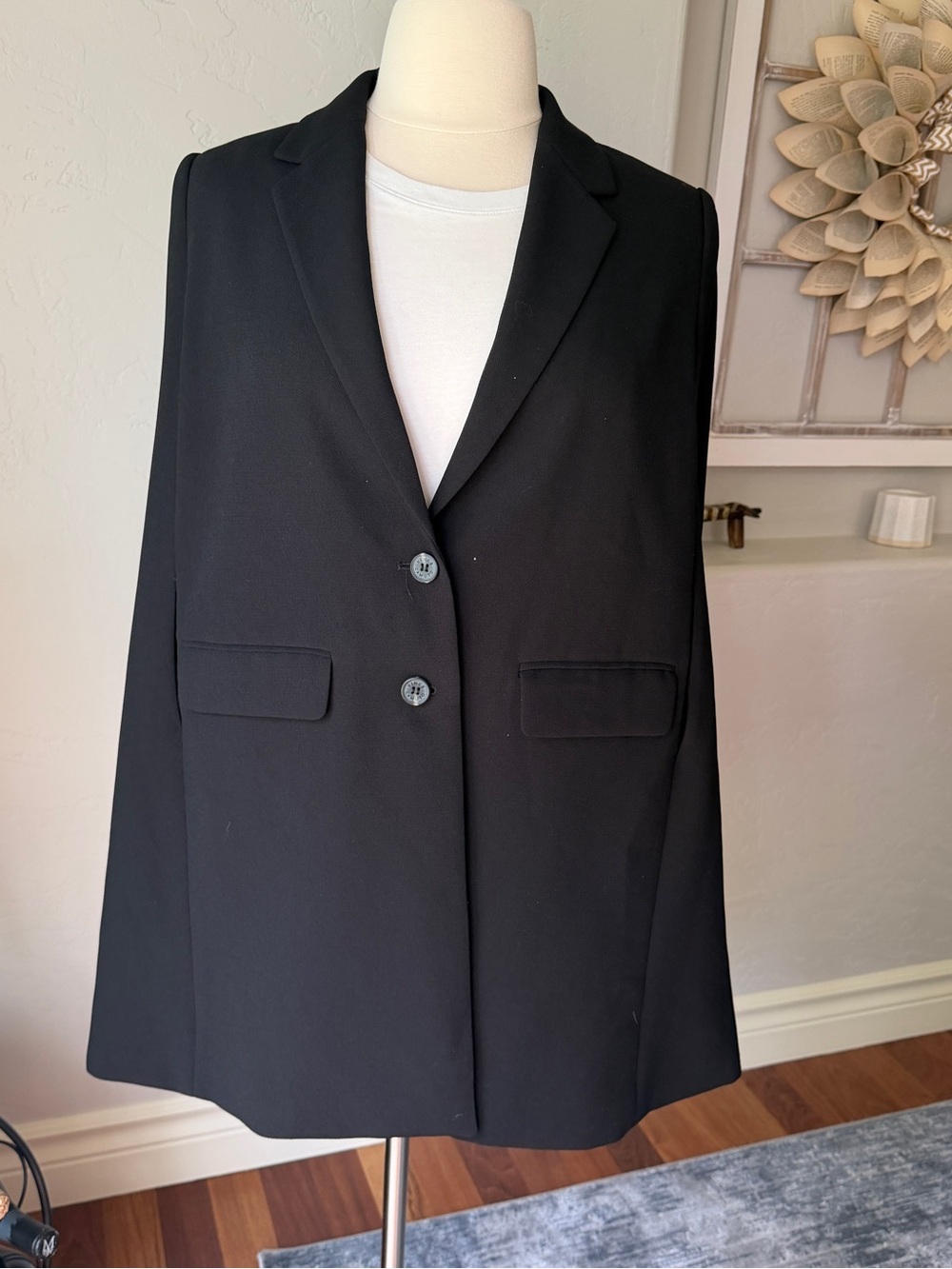 Vince Camuto Women's Black Cape Blazer with Notched Lapel Size M